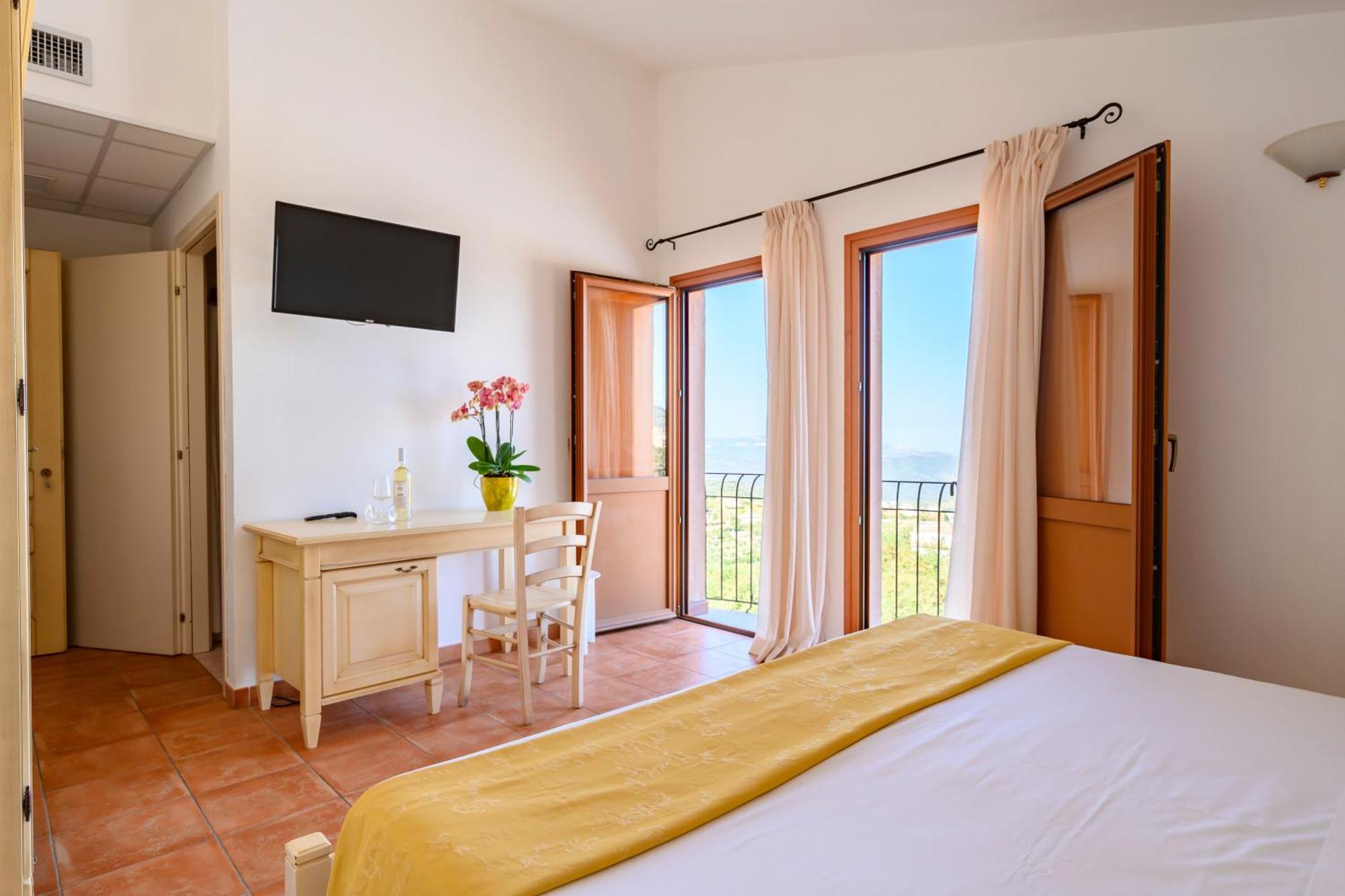Hotel Marie Claire Lanusei Kültér fotó