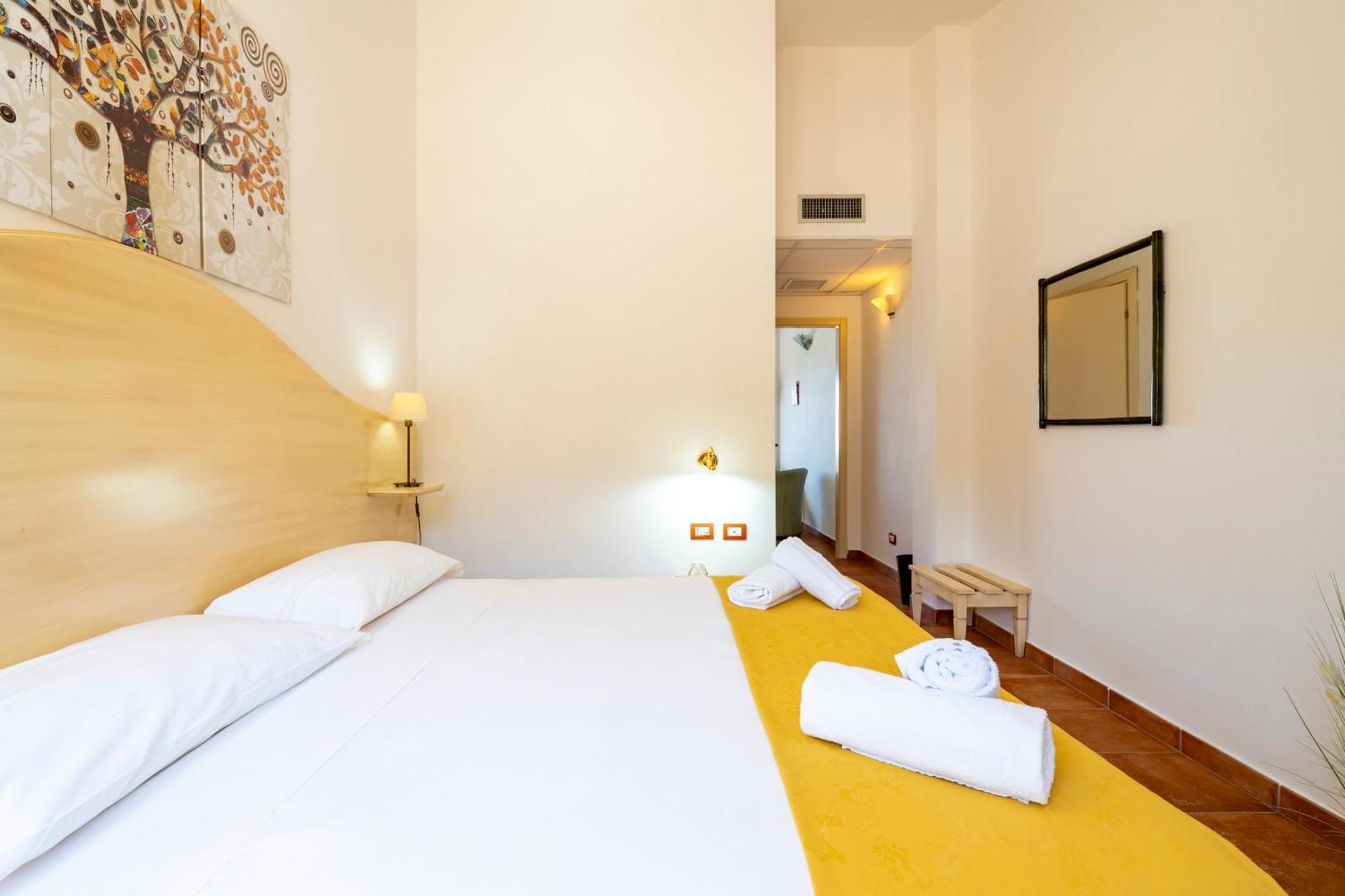 Hotel Marie Claire Lanusei Kültér fotó