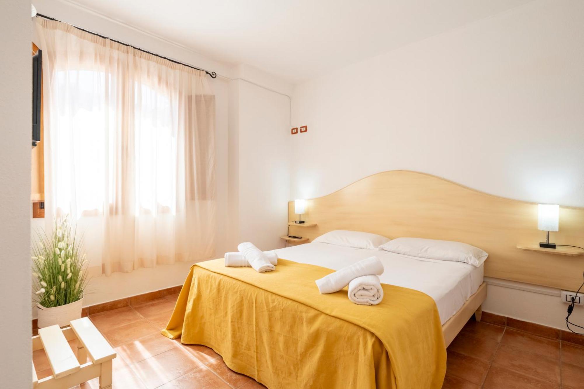 Hotel Marie Claire Lanusei Kültér fotó
